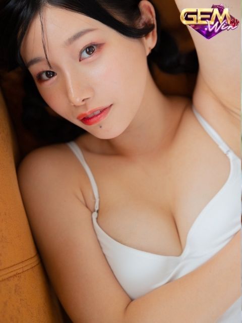 Chiharu Mitsuha đã gây sốt khi debut với ca khúc “Hikari no Hana