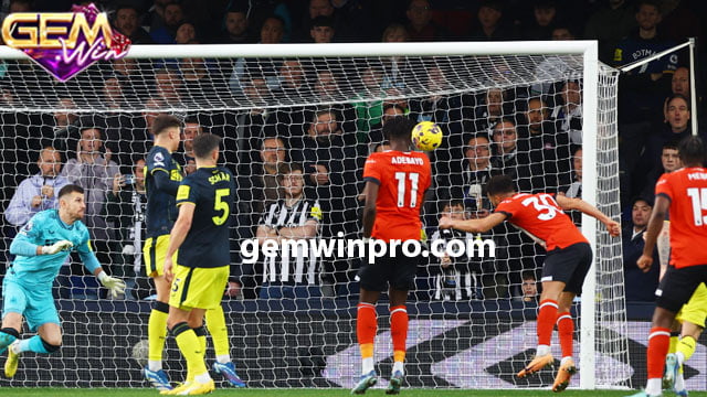 Kèo phạt góc Newcastle vs Luton Town