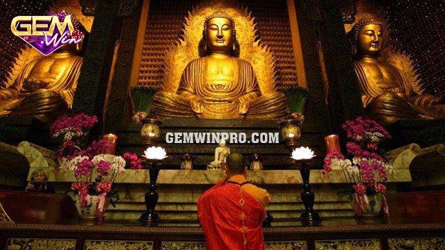 Mơ thấy sám hối trước tượng Phật