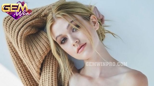 Katherine McNamara dấn thân vào con đường diễn xuất